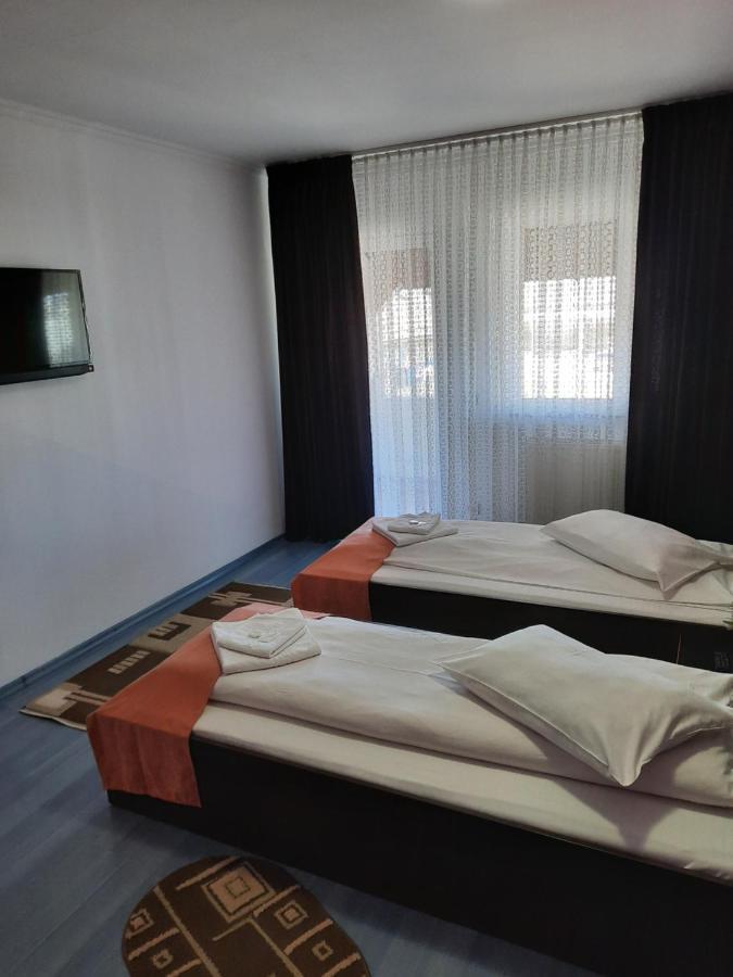 Pensiunea D&D Făgăraş Extérieur photo