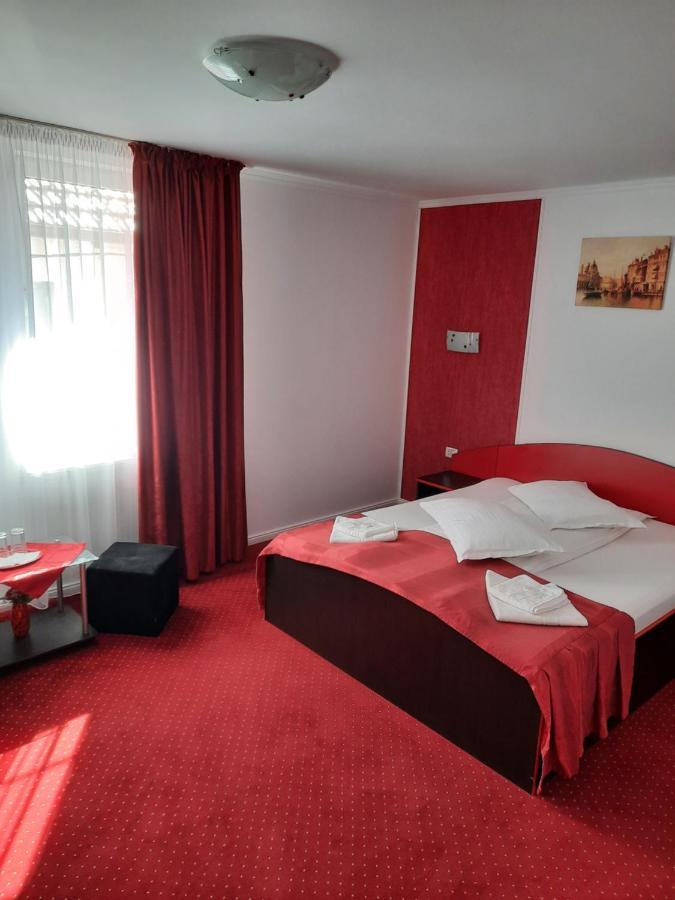 Pensiunea D&D Făgăraş Extérieur photo