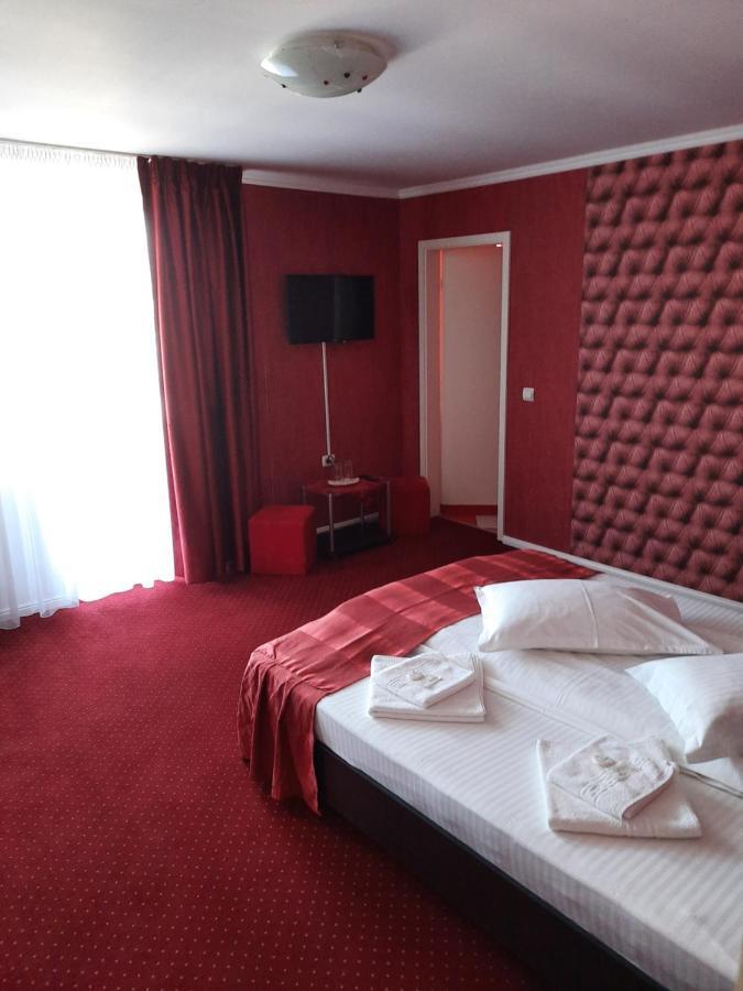 Pensiunea D&D Făgăraş Extérieur photo