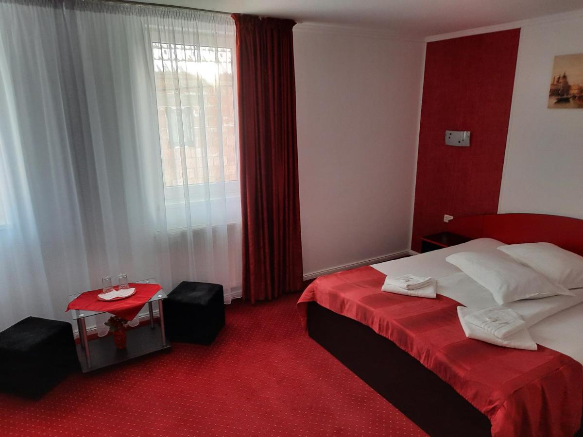 Pensiunea D&D Făgăraş Extérieur photo