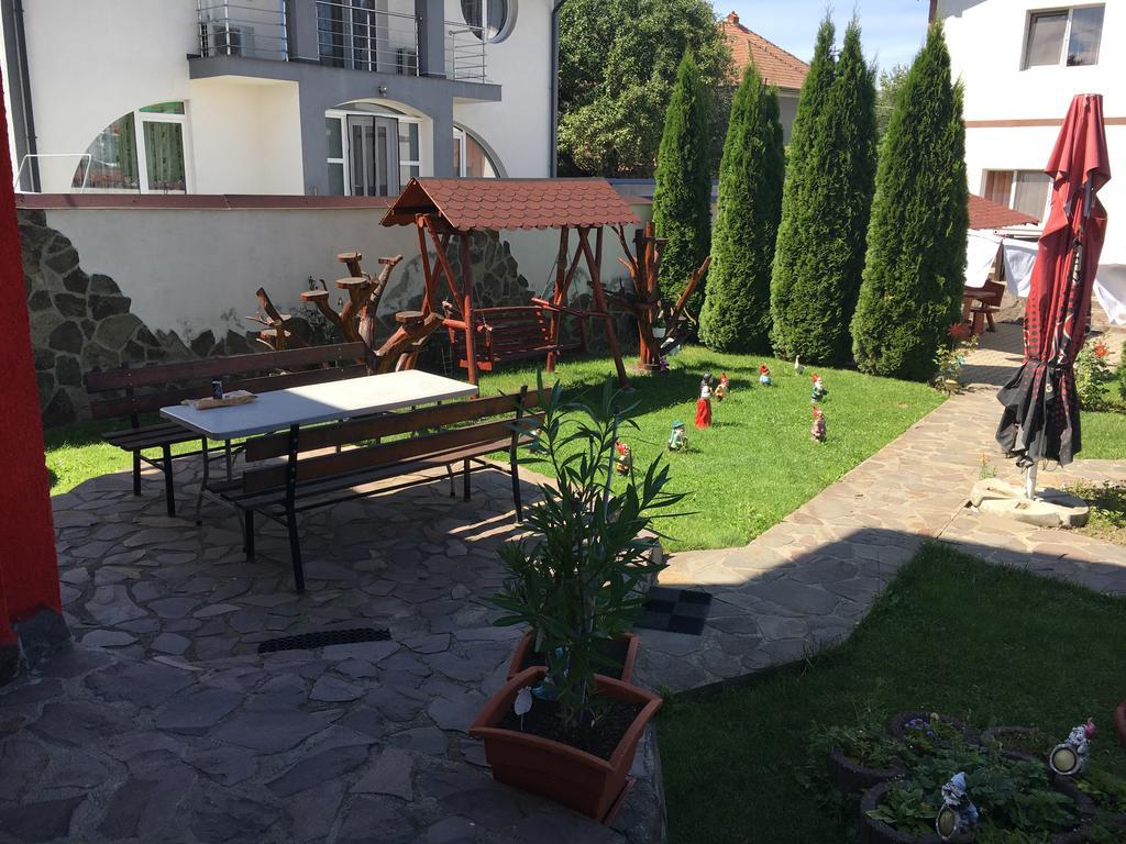 Pensiunea D&D Făgăraş Extérieur photo
